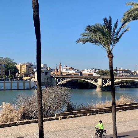 הוילה סביליה Fam Sevillian Townhouse מראה חיצוני תמונה