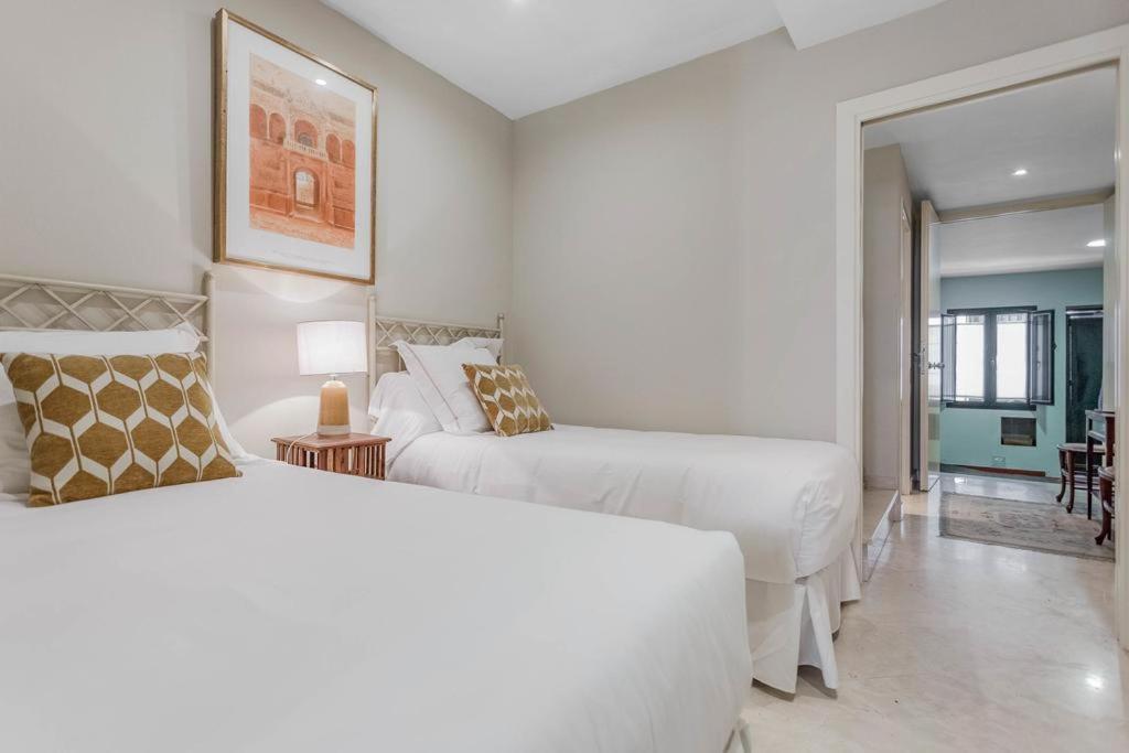 הוילה סביליה Fam Sevillian Townhouse מראה חיצוני תמונה