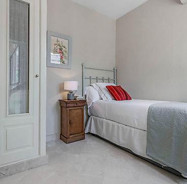 הוילה סביליה Fam Sevillian Townhouse מראה חיצוני תמונה