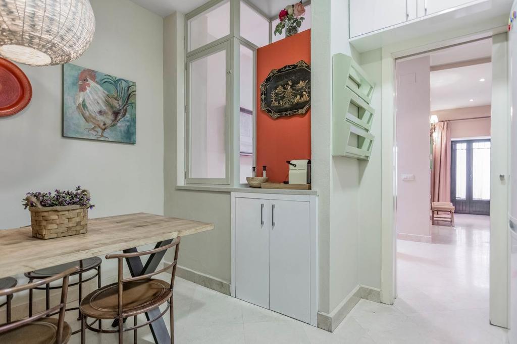 הוילה סביליה Fam Sevillian Townhouse מראה חיצוני תמונה