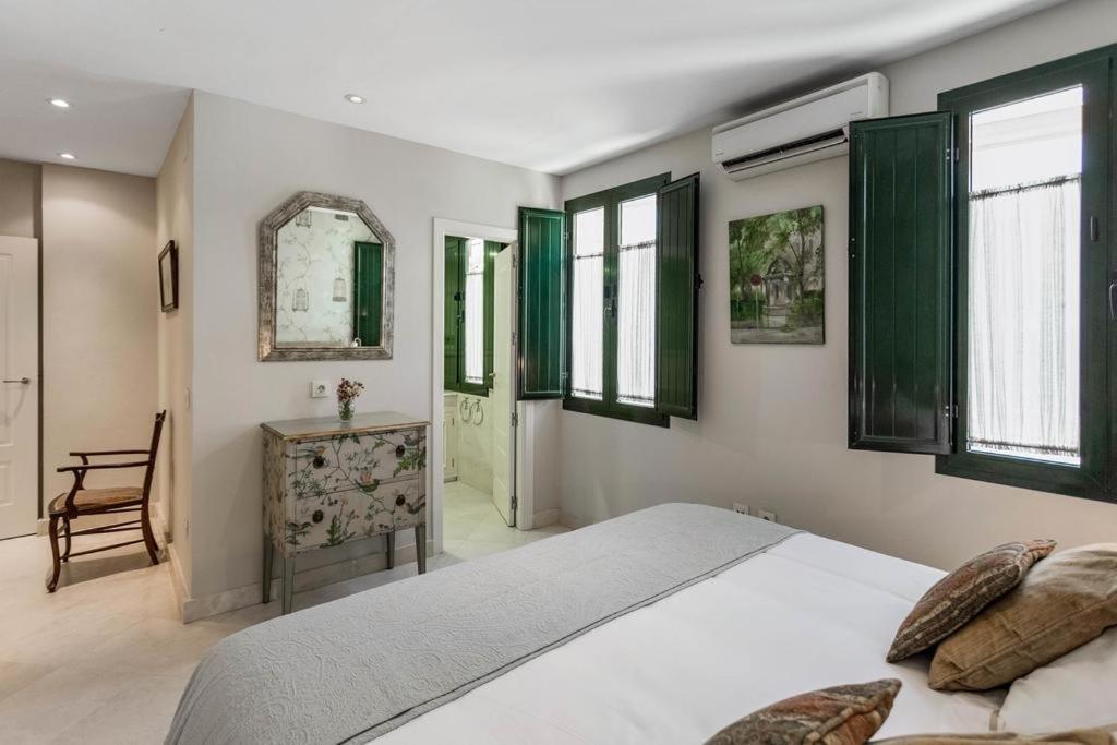 הוילה סביליה Fam Sevillian Townhouse מראה חיצוני תמונה