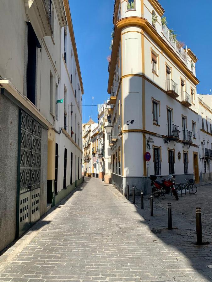 הוילה סביליה Fam Sevillian Townhouse מראה חיצוני תמונה